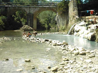 Toscana:
Schwefelquelle....seufz...ein echter Gesundbrunnen